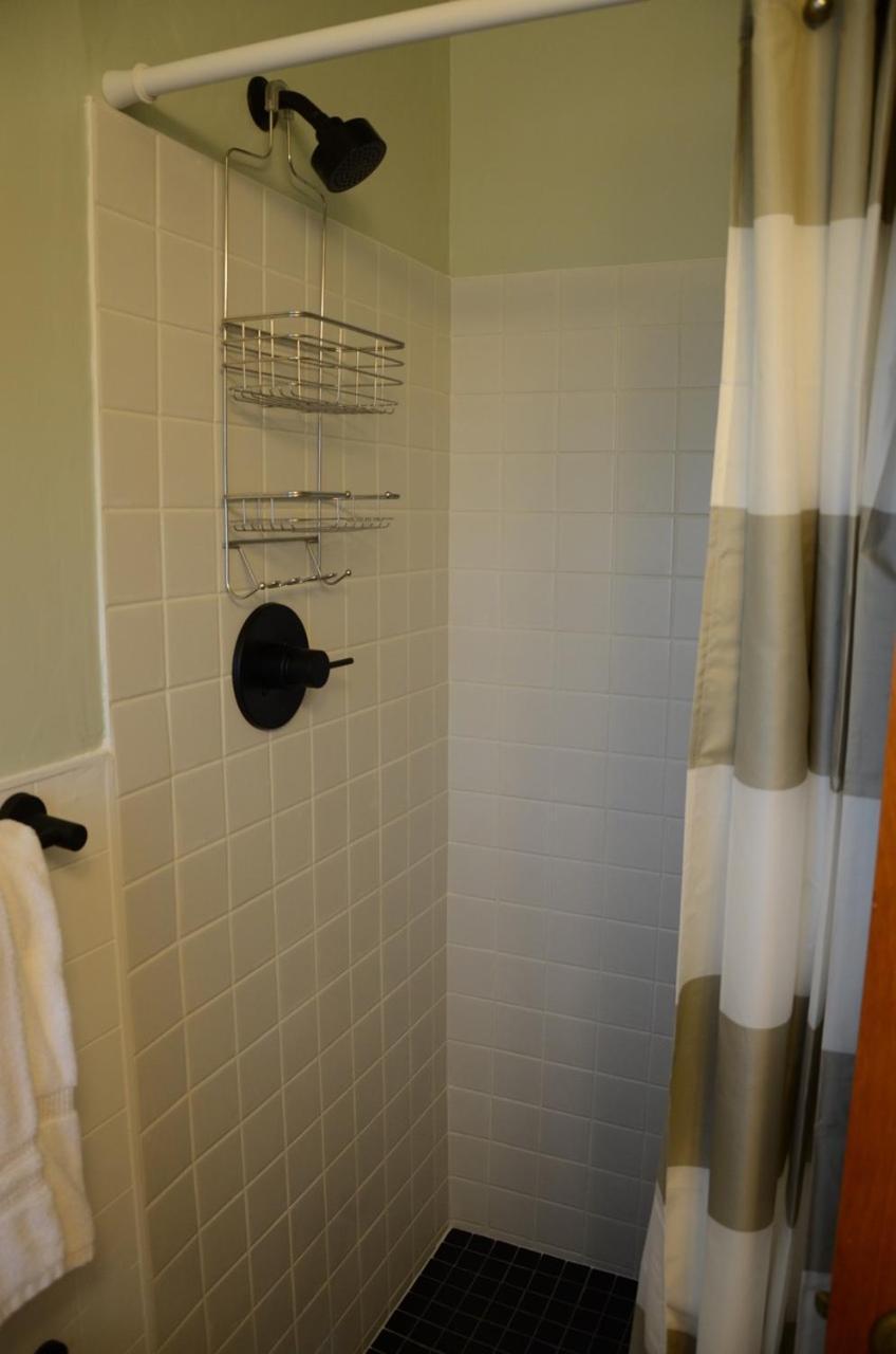 Ludington Blue Spruce Inn Chambre photo