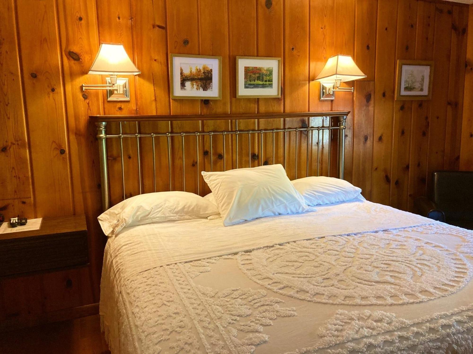 Ludington Blue Spruce Inn Chambre photo