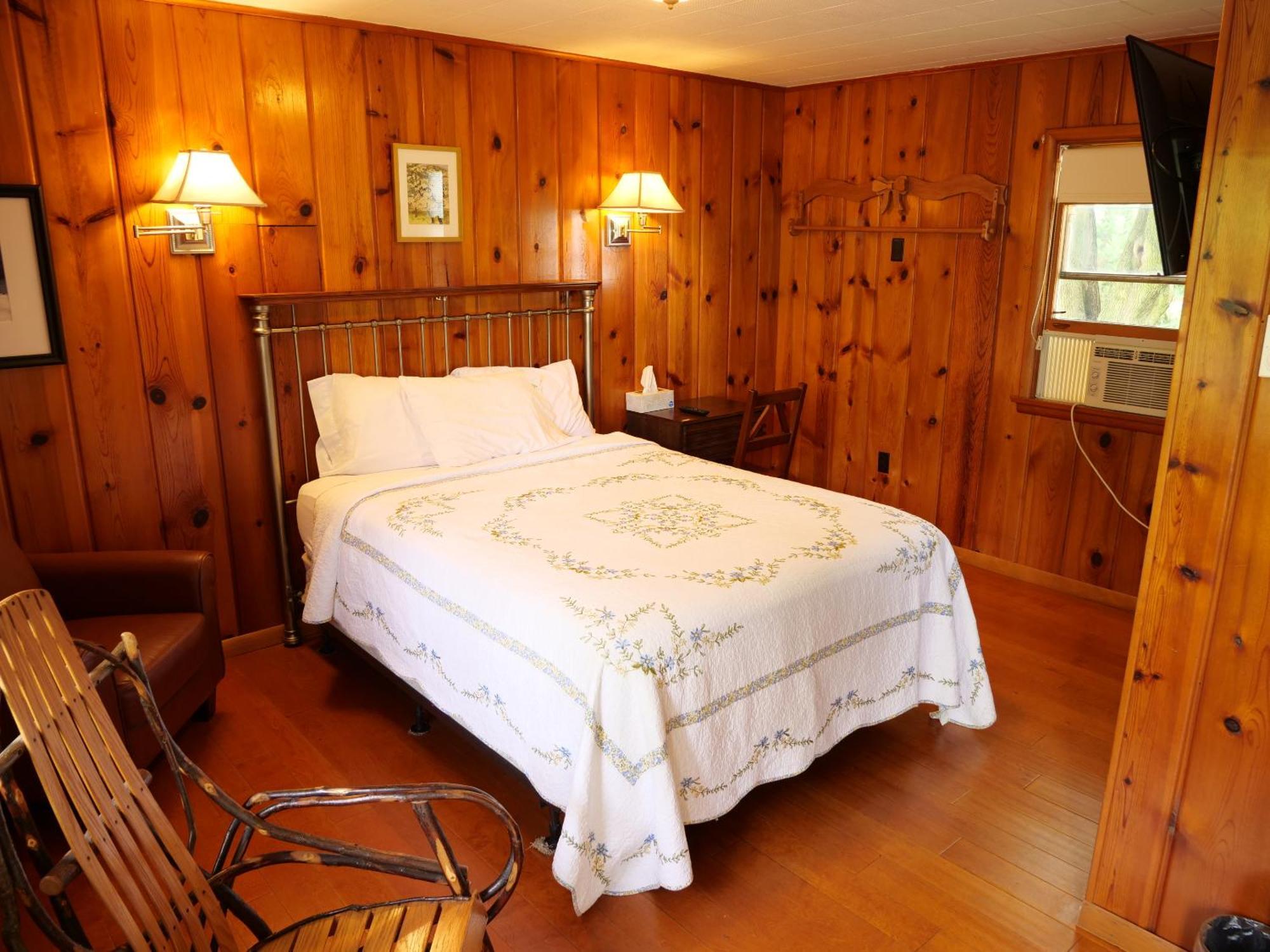 Ludington Blue Spruce Inn Chambre photo