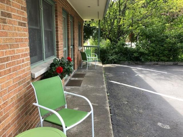 Ludington Blue Spruce Inn Extérieur photo