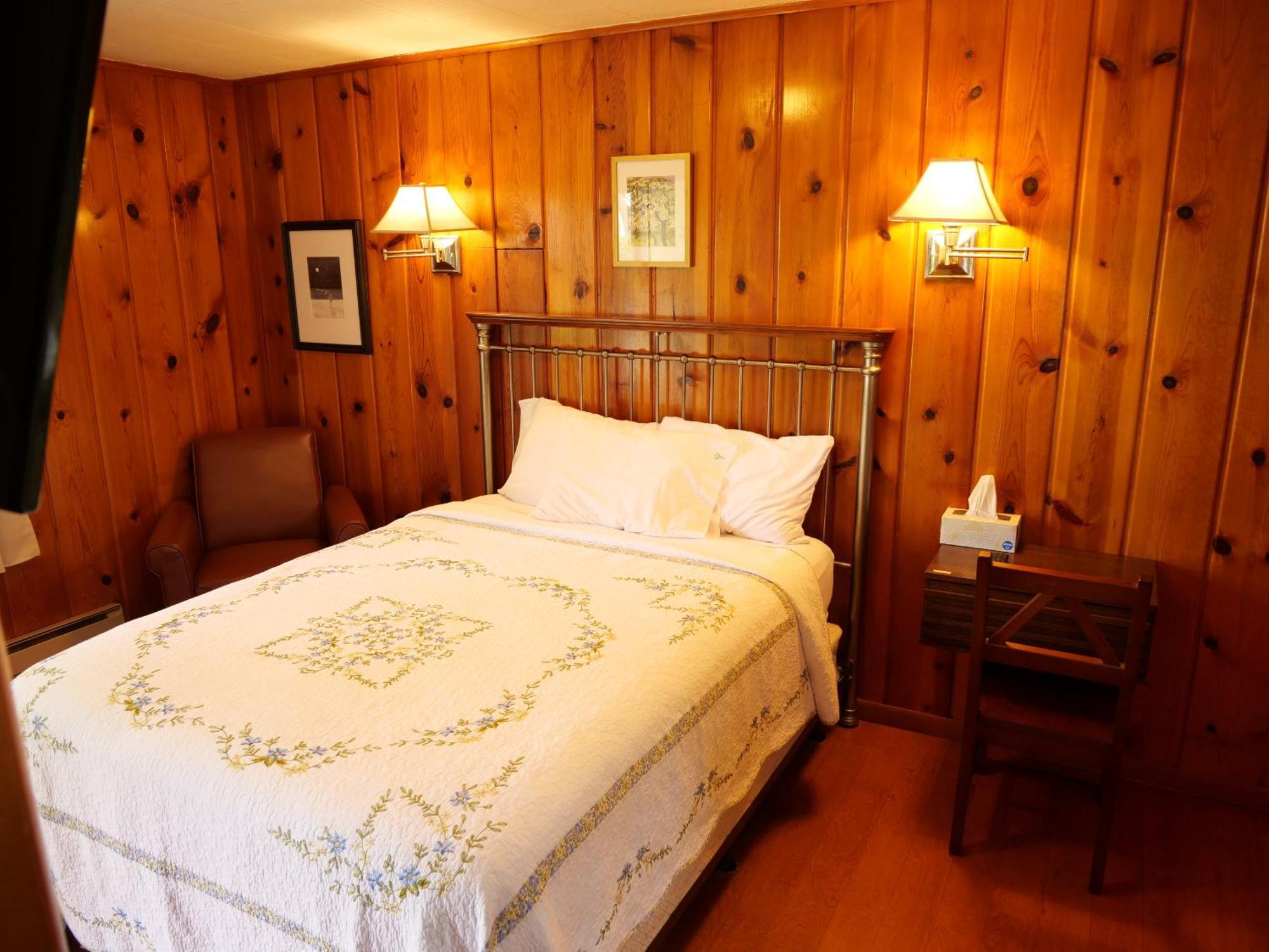 Ludington Blue Spruce Inn Chambre photo